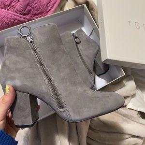 1 State Grey bootie
